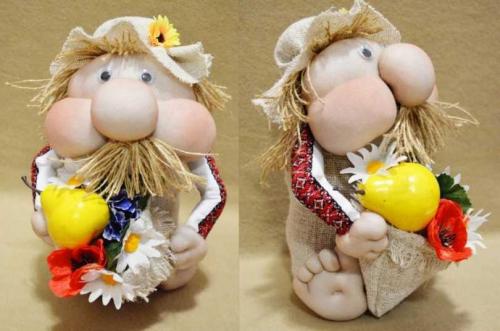 Как сшить куклу из колготок. Как сделать куклы из капроновых колготок и синтепона: чулочные куклы своими руками поэтапно