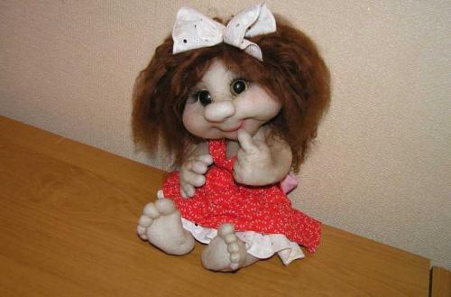 Как сшить куклу из колготок. Как сделать куклы из капроновых колготок и синтепона: чулочные куклы своими руками поэтапно