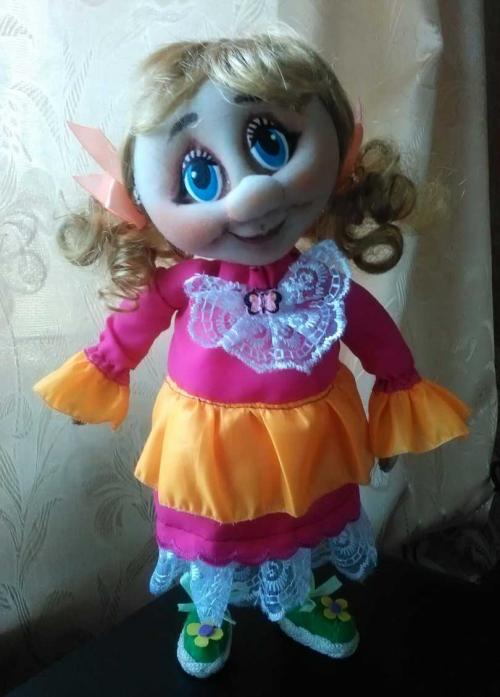 Как сшить куклу из колготок. Как сделать куклы из капроновых колготок и синтепона: чулочные куклы своими руками поэтапно