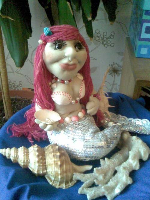 Как сшить куклу из колготок. Как сделать куклы из капроновых колготок и синтепона: чулочные куклы своими руками поэтапно