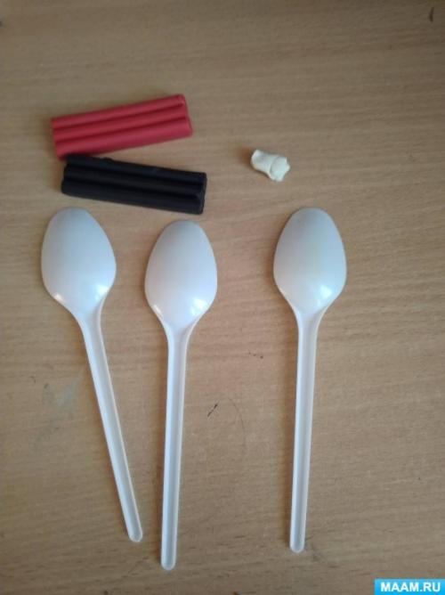 Божьи коровки из пластиковых ложек своими руками. Мастер-класс «Божья коровка из пластиковой ложки» для среднего и старшего дошкольного возраста