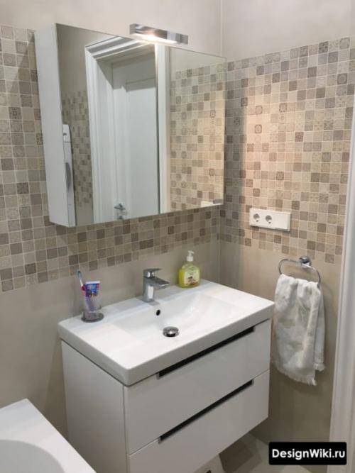 Дизайн маленькой ванной 2022. Что лучше для маленькой ванной с туалетом — угловая ванна или душевая в интерьере с ограниченным пространством 18