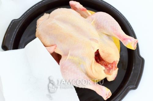 Курица в духовке с хрустящей корочкой целиком: простой рецепт для домашнего приготовления 01