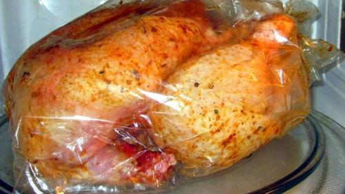 Курица в духовке с хрустящей корочкой целиком: простой рецепт для домашнего приготовления 12