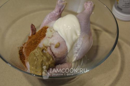 Курица в духовке с хрустящей корочкой целиком: простой рецепт для домашнего приготовления 14