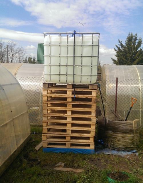 Приспособления для полива на даче. Капельный полив