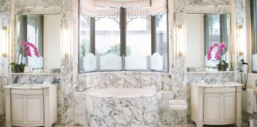 Натуральные и прозрачные камни в интерьере. Натуральный и искусственный камень для отделки интерьера: разновидности материала, главные преимущества 05