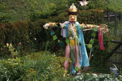 Красивое пугало своими руками. Пугало своими руками для сада и огорода — интересные фото идеи и эффективные проекты для отпугивания птиц