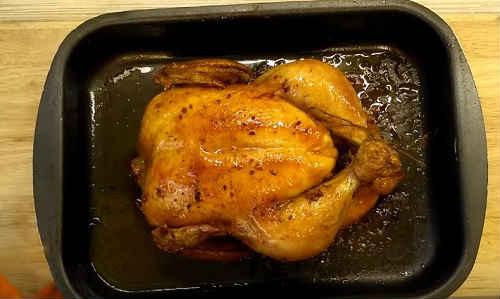 Сочная курочка в духовке с хрустящей корочкой целиком. Курица, запеченная в духовке целиком с хрустящей корочкой — лучшие рецепты