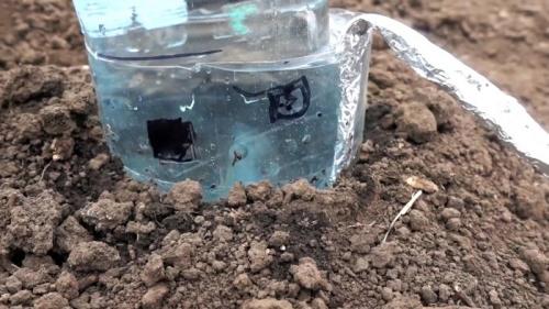 Капельный полив из бутылки - равномерный полив 30 дней. Процесс изготовления и установки капельного полива
