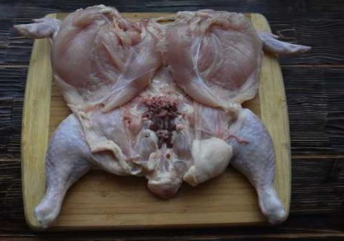 Время приготовления цыпленка табака в духовке. Цыпленок табака в духовке с хрустящей корочкой