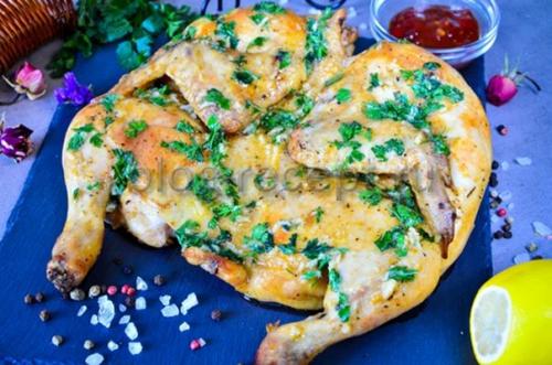 Курица табака в духовке целиком с хрустящей корочкой. Жарим цыпленка табака в… духовке, с корочкой, хрустящего