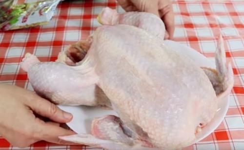 Приготовить курицу в духовке целиком. Курица в духовке целиком — рецепты запекания с хрустящей корочкой