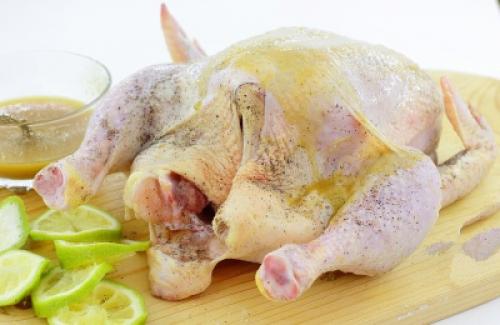 Очень вкусная курица в духовке с корочкой — 10 рецептов (плюс видео)