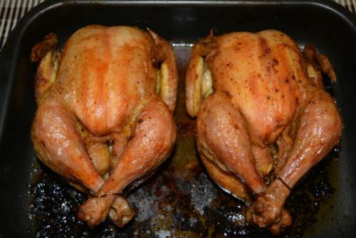 Очень вкусная курица в духовке с корочкой — 10 рецептов (плюс видео)