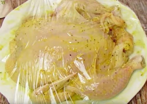 Курица с хрустящей корочкой в духовке с картошкой. Приготовление курицы на противне целиком с хрустящей корочкой (рецепт с картошкой)