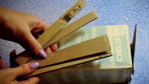 Держатель туалетной бумаги своими руками из картона. Это нужно в каждом доме! Крутая идея для туалета из картона