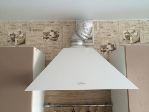 Как сделать вытяжку для газовой плиты на кухне своими руками. Вытяжка своими руками – грамотное проектирование, лучшие конструкции и правильная установка (110 фото)