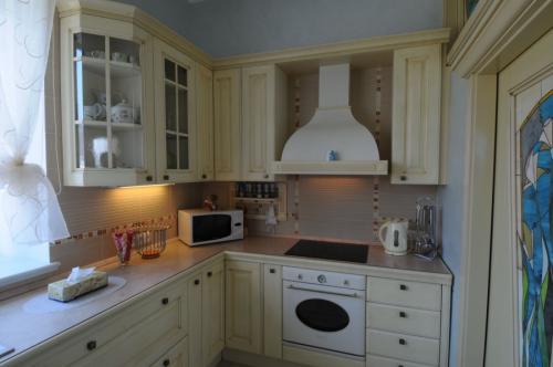 Как сделать вытяжку для газовой плиты на кухне своими руками. Вытяжка своими руками – грамотное проектирование, лучшие конструкции и правильная установка (110 фото)