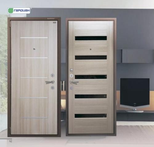 Безопасность и стиль в одном: Входные стальные двери Гардиан в интерьере 01