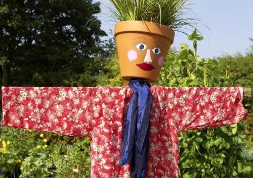 Как можно создать чучело огородной картинки самостоятельно. Идеи для тех, кто хочет смастерить пугало огородное