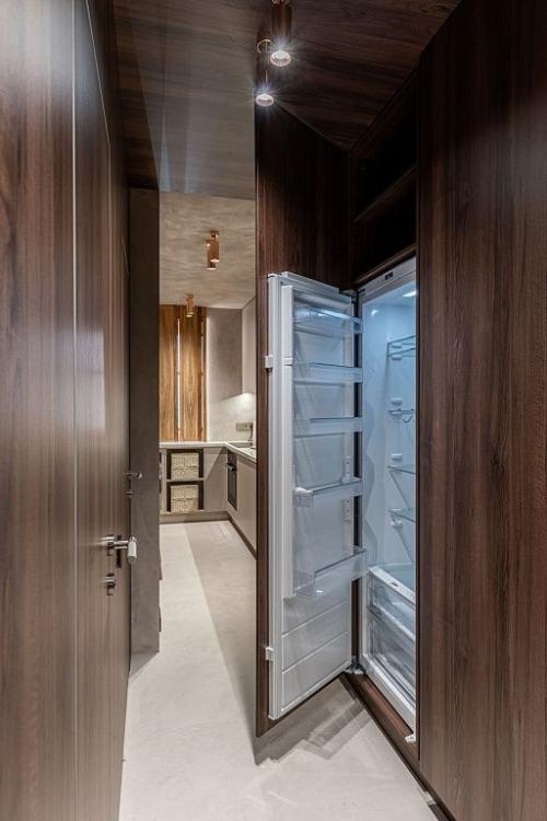 Какие факторы следует учитывать при выборе способа отделения кухни от прихожей