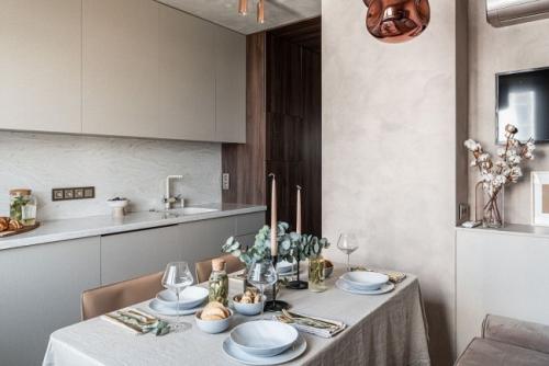 Отделение кухни от прихожей: основные варианты и их преимущества 11