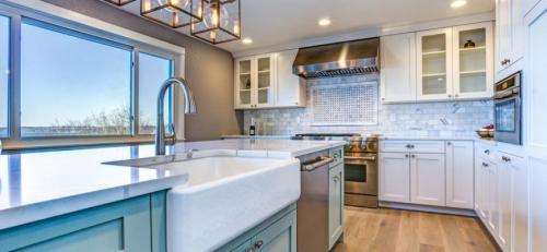 Просто и эффективно: 5 способов отделить кухню в квартире-студии 15