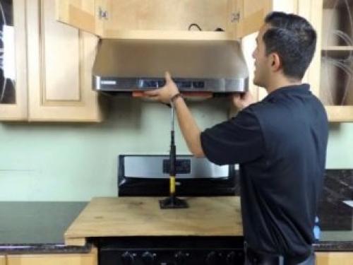 Вентиляция на кухне с вытяжкой. Виды 02 Вентиляция на кухне с вытяжкой. Виды 02