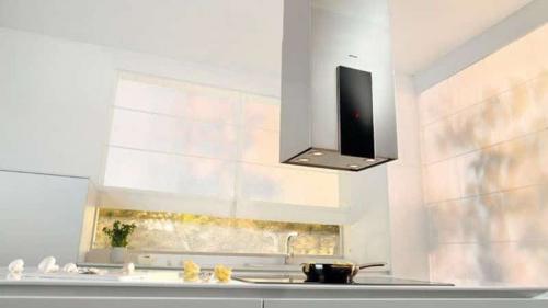 Установка вытяжки над электрической плитой. На какой высоте вешать вытяжку над электрической плитой