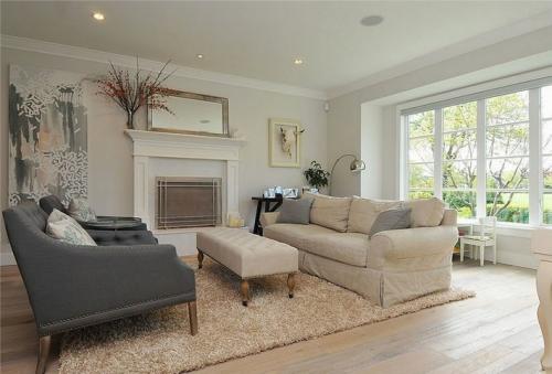 Светло-серый цвет сочетание. С какими цветами сочетается серый в интерьере