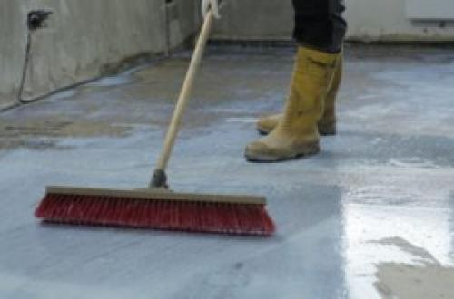 Какие материалы используются для устройства полов