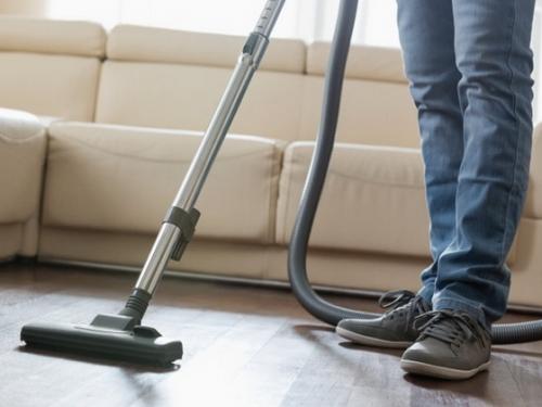 Как часто нужно очищать пол для достижения чистого пола. Сухая и влажная уборка полов пылесосом и щетками