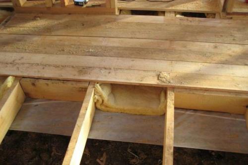 Как правильно сделать монтаж чернового пола в деревянном доме