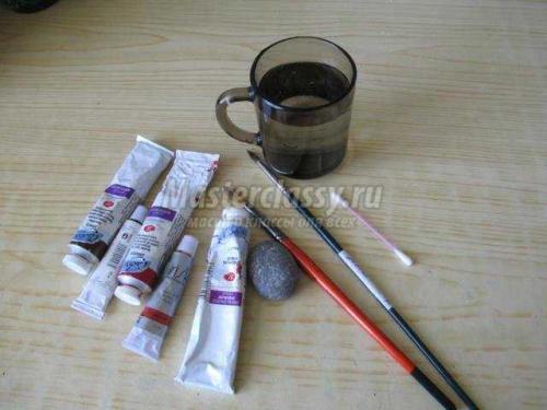 Какие инструменты и материалы нужны для изготовления божьей коровки из пластмассовой бутылки