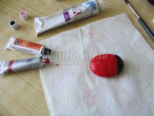 Удивительное перерождение: из пластмассовой бутылки в божью коровку 05