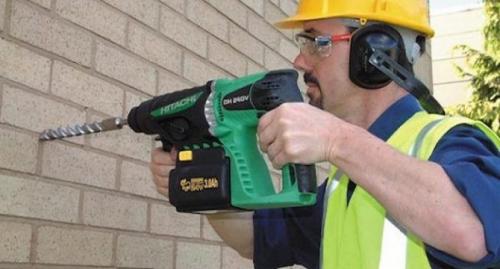 Как просверлить отверстие 100 мм в кирпичной стене. Как сделать отверстие в кирпичной стене