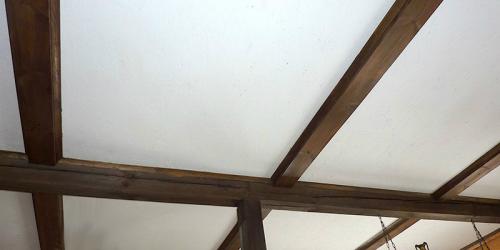 Чем покрасить ОСБ на потолке. Сравнение различных способов отделки ОSB поверхностей потолков