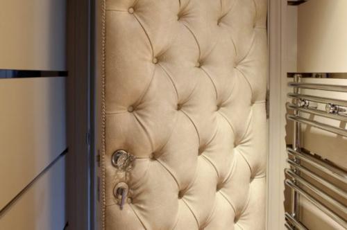 Какие инструменты необходимы для отделки входной двери изнутри. Наиболее востребованные методики облагораживания входной двери изнутри