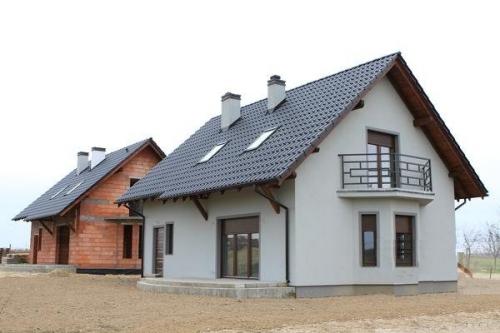 Украшение фронтона дома. Практичная эстетика: фронтоны с балконами и террасами