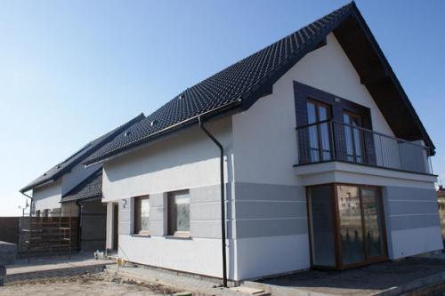 Украшение фронтона дома. Практичная эстетика: фронтоны с балконами и террасами