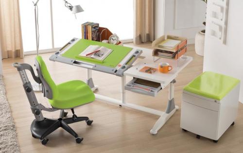 Высота письменного стола для взрослого. Стандартные размеры с учетом вида модели 