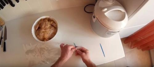 Сочная курица в духовке с хрустящей корочкой в рукаве. Рецепт курицы в духовке целиком в рукаве