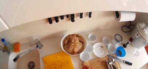 Сочная курица в духовке с хрустящей корочкой в рукаве. Рецепт курицы в духовке целиком в рукаве