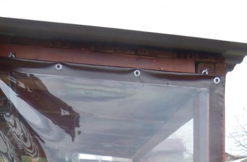 Можно ли стеклить балкон в дождь. Особенности устройства и крепления