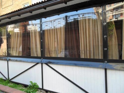 Можно ли стеклить балкон в дождь. Особенности устройства и крепления