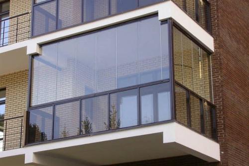 Как рационально разделить остекление лоджии на створки. Что нужно знать об остеклении балконов и лоджий?