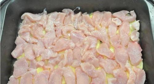 Куриная грудка простые рецепты в духовке. Куриная грудка с картошкой, запеченная в духовке