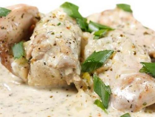 Курица в духовке кусочками в сметане. Курица в сметане в духовке в сливочном маринаде