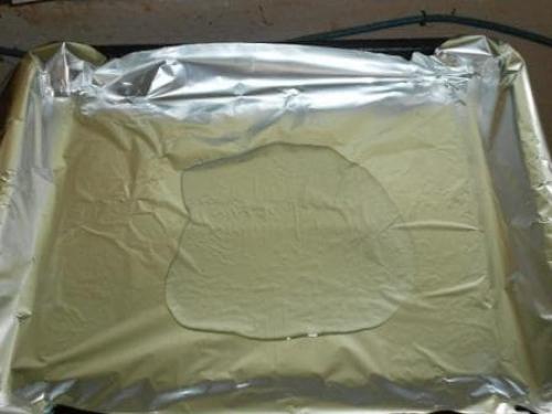 Курица в фольге в духовке с картошкой. Курица с картошкой в духовке в фольге